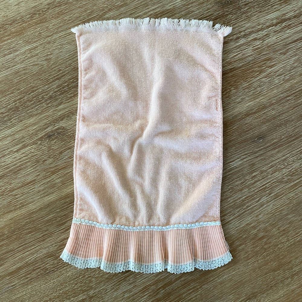 Vintage Peach Pink Midcentury Hand / Face Towel
